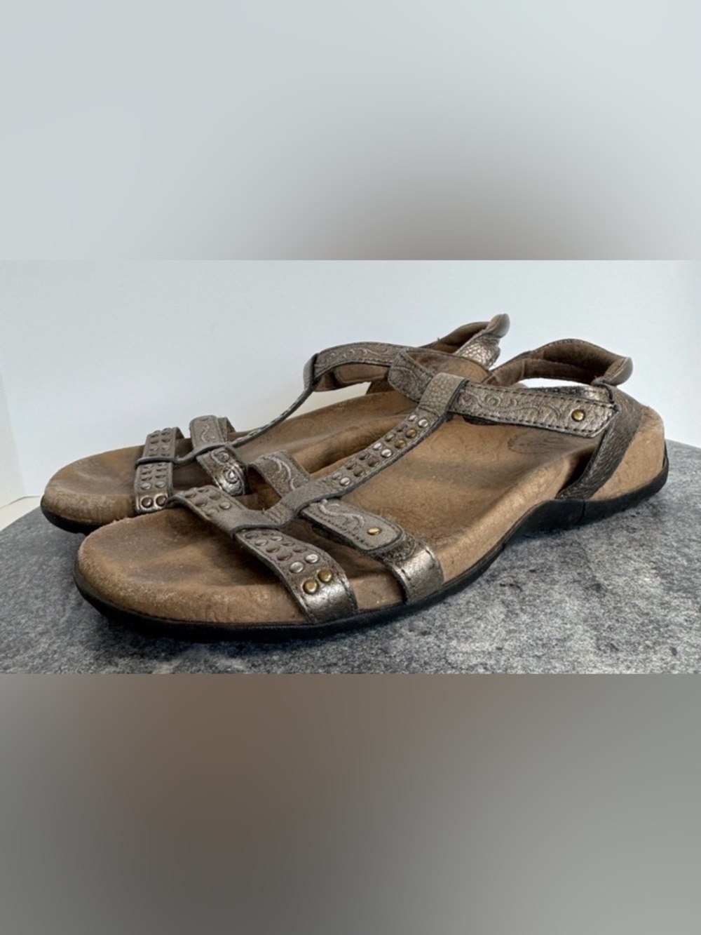 Taos Trophy Bronze Metallic Leather Sandals 37 6